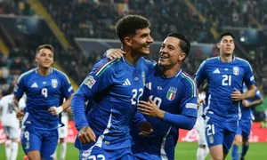 Italy thắng đậm để giữ đỉnh bảng UEFA Nations League
